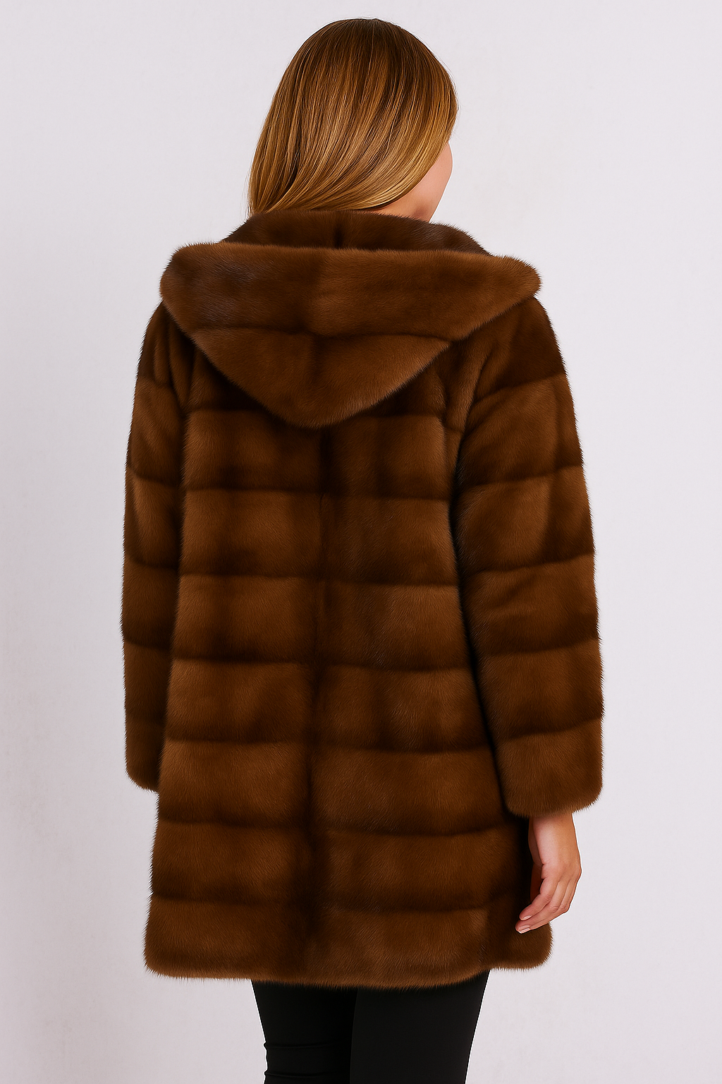 Rivière d’Or Trenchcoat – Halflang Relaxed Fit – Capuchon met Nepbont & Drukknoop – Dames