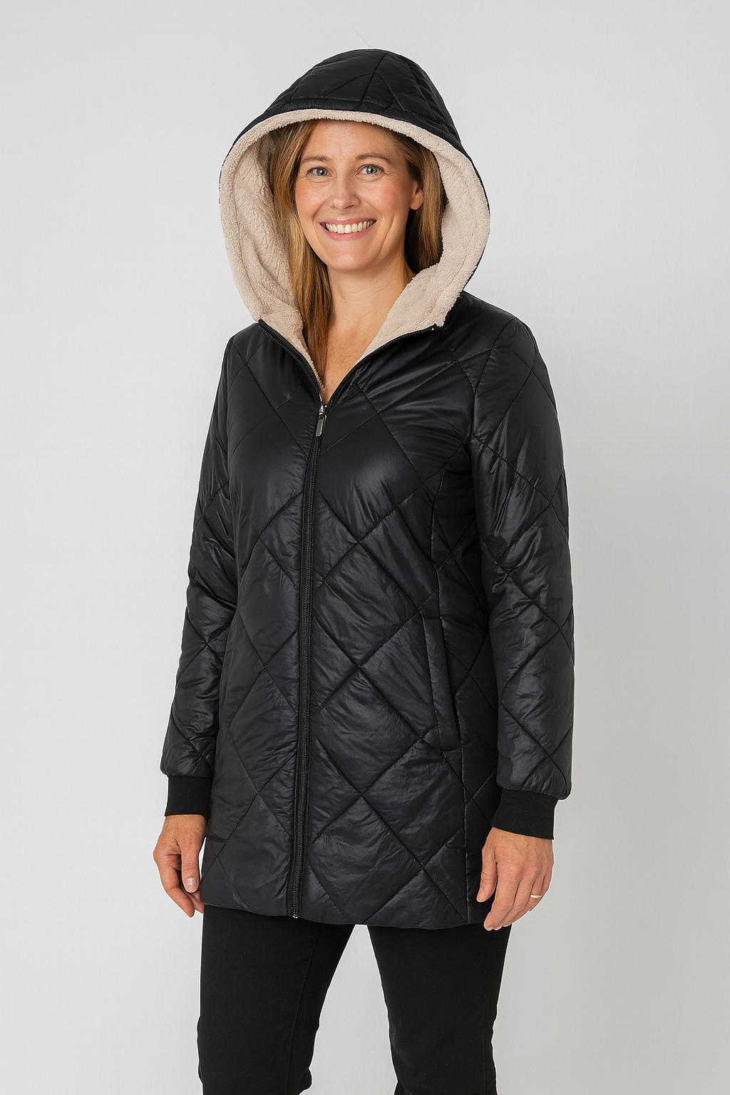 Rivière d’Or Gewatteerde Jas – Reversible – Capuchon met Diamantstiksel & Ribboorden – Dames