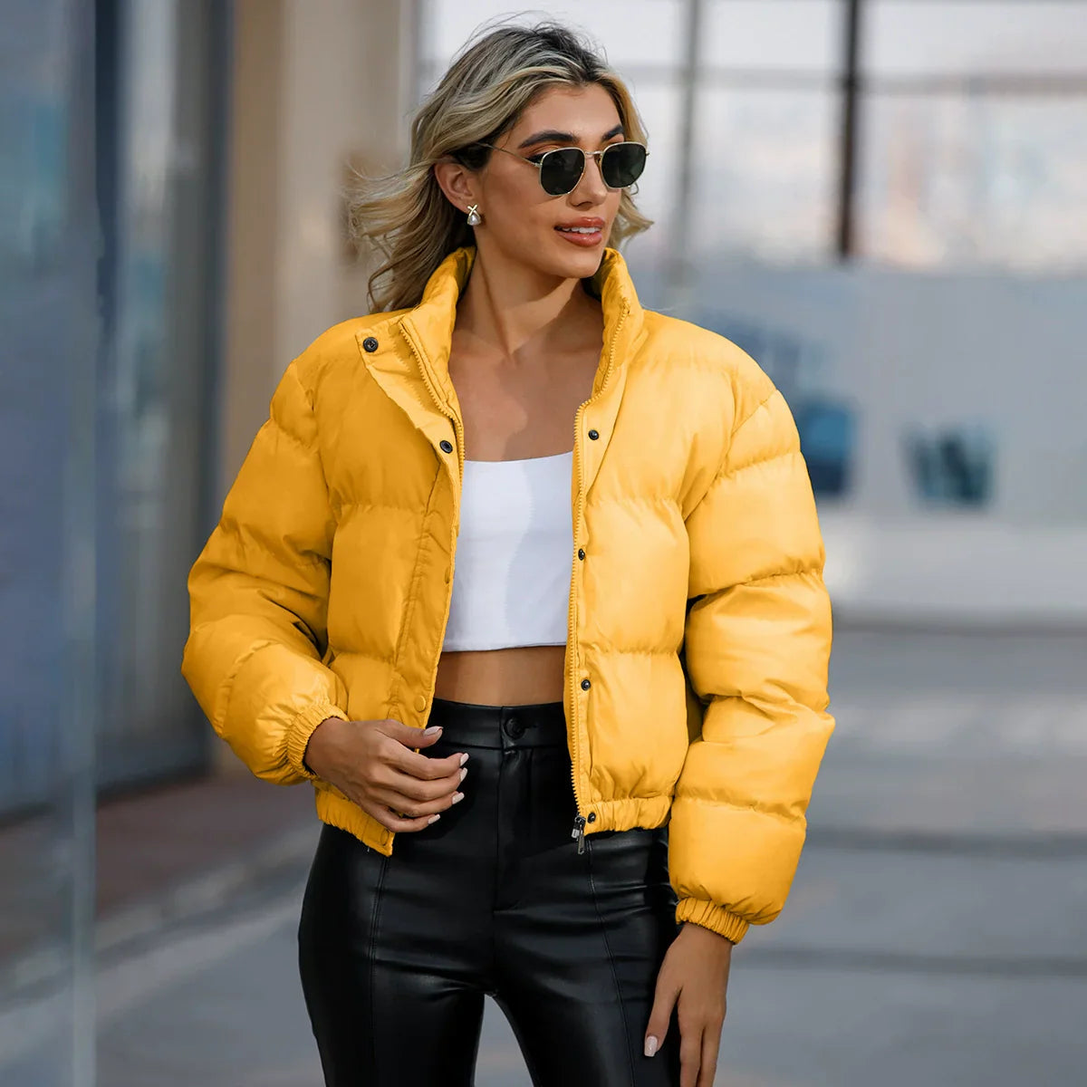 Rivière d’Or Puffer Jas – Oversized Cropped – Hoge Kraag met Trekkoord Zoom – Dames