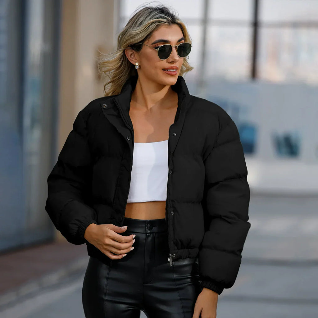 Rivière d’Or Puffer Jas – Oversized Cropped – Hoge Kraag met Trekkoord Zoom – Dames
