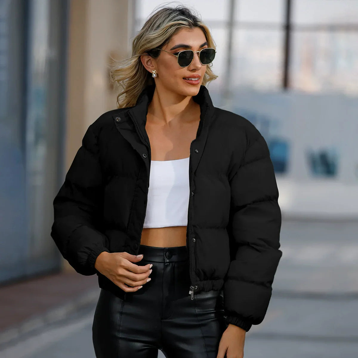 Rivière d’Or Puffer Jas – Oversized Cropped – Hoge Kraag met Trekkoord Zoom – Dames
